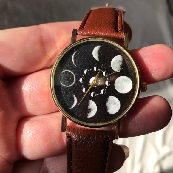 Vegan leather MOON dial quartz analog watch - Picture 2 of 7